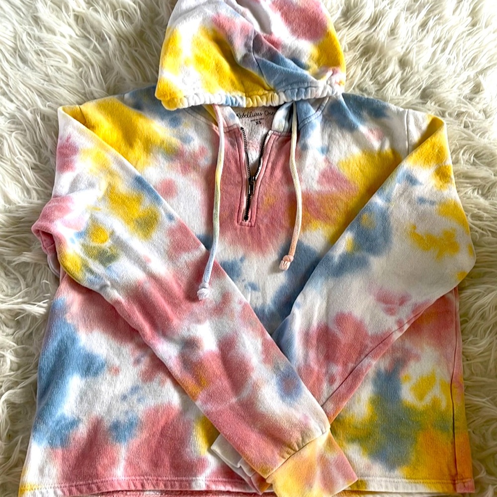 TIE DIE PASTEL COLORED HOODIE XS REBELLIOUS ONE